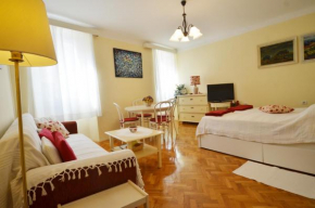Гостиница Amici Central Apartment  Ровинь